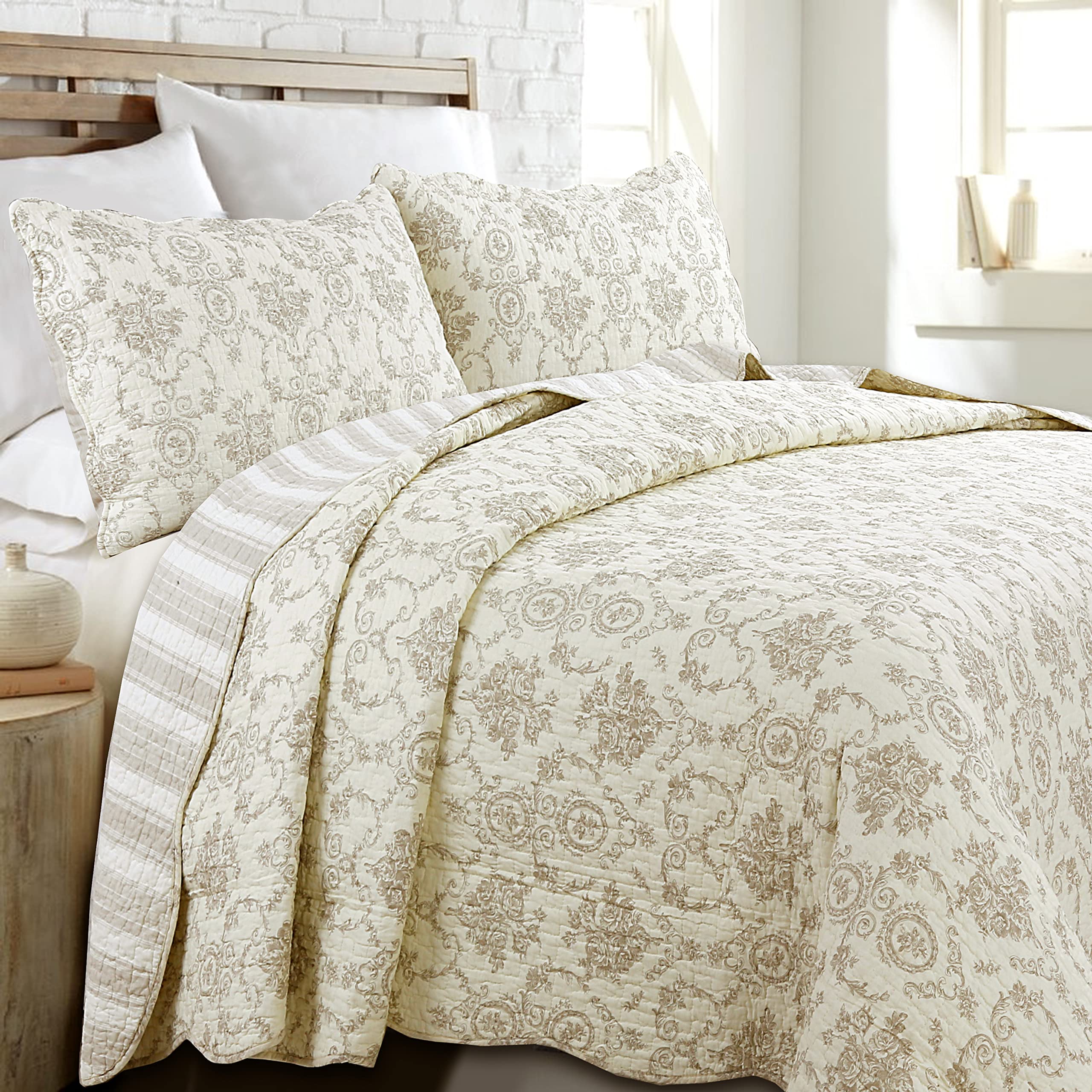 Cozy Line Home Fashions French Medallion Bedding Quilt Set