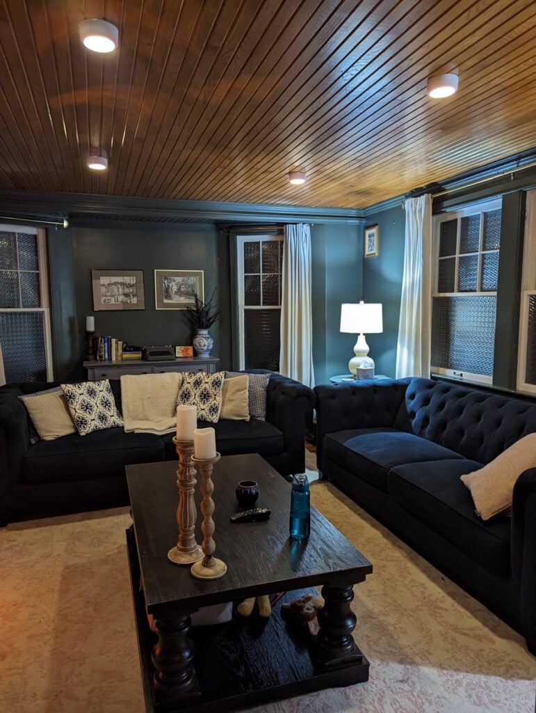 Battery powered puck lights for ceiling