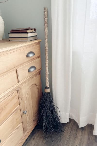 DIY Halloween witches broom decor.
